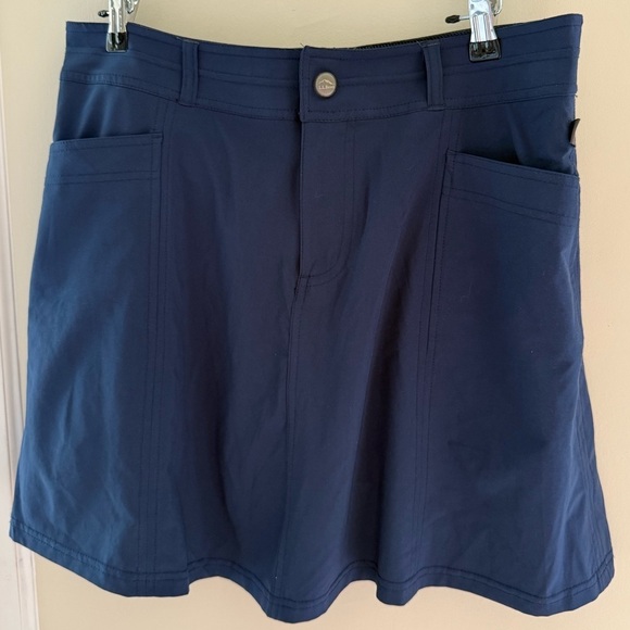 L.L. Bean Pants - L.L. Bean Navy Blue A-Line GorpCore Hiking Skort Women’s Size 6